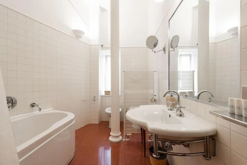 Colosseum Number Sixteen Apartment ローマ